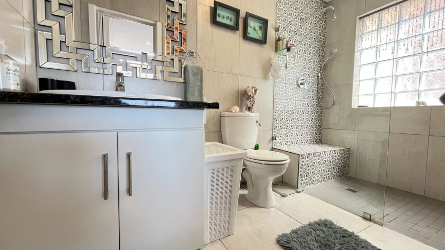 3 Bedroom Property for Sale in Island View Western Cape